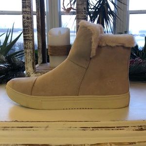 Tan suede, size 9.5 shoes